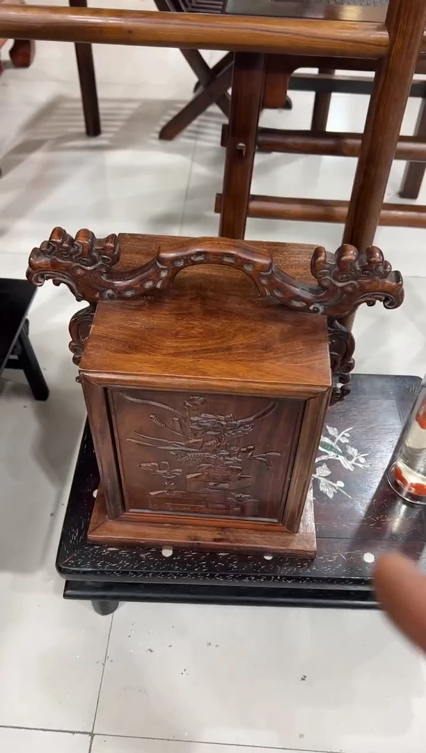 龙头提手抽拉箱1