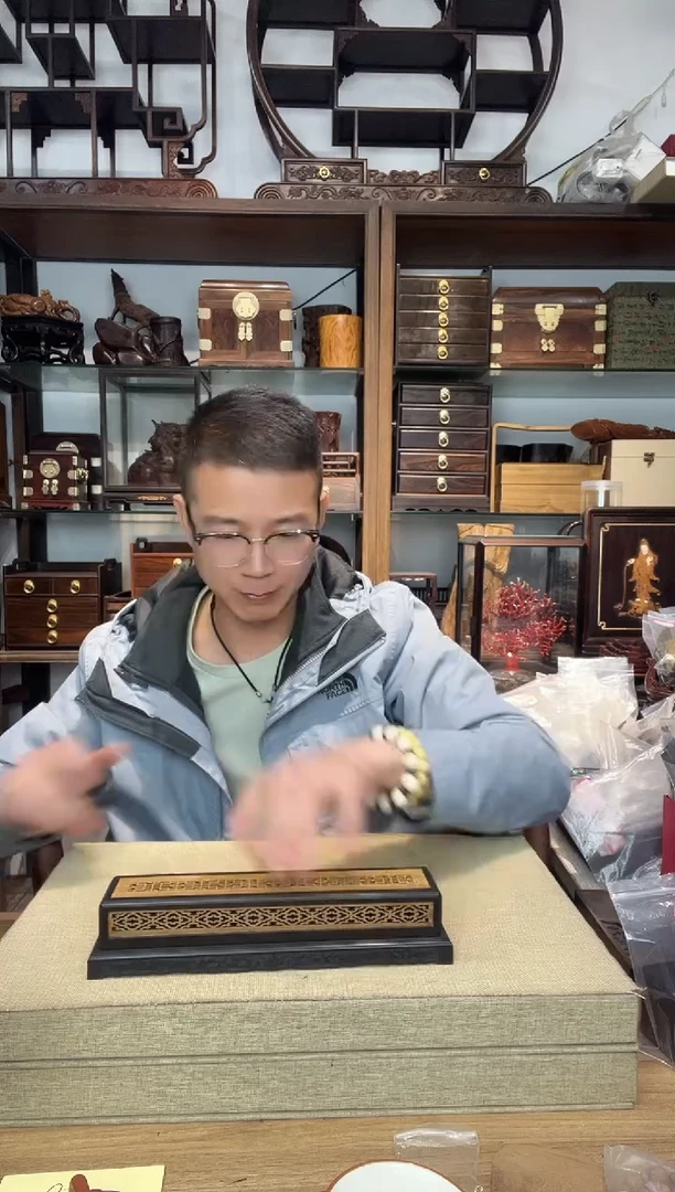 乌木类书架317大叶紫檀嵌黄杨线香盒   库存瑕疵