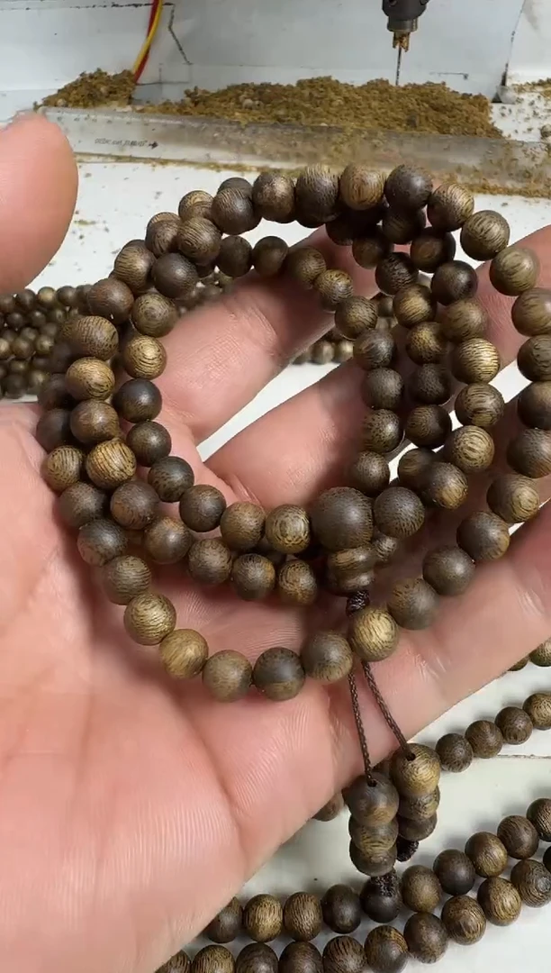 手串沉香乌身0.7规格多圈