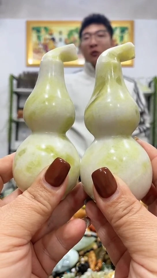 未镶嵌蛇纹石玉摆件拍一发二