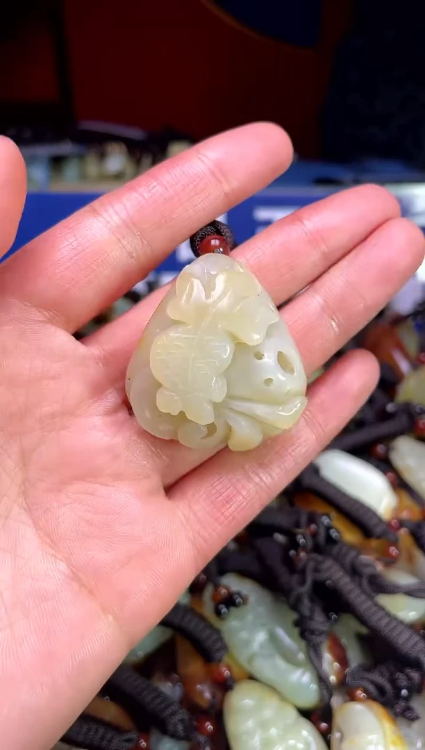 【闪购商品】和田玉颈饰未镶嵌1