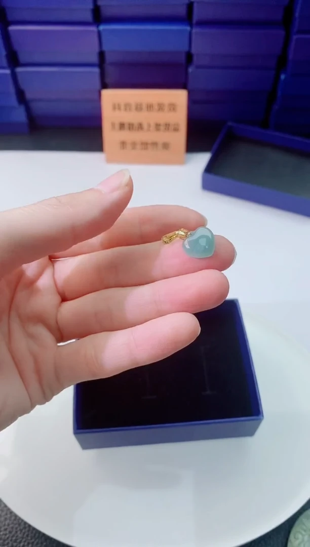 翡翠未镶嵌颈饰1111111111