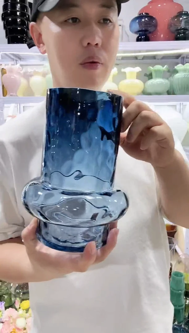 蓝泡泡花瓶..微瑕介意勿拍