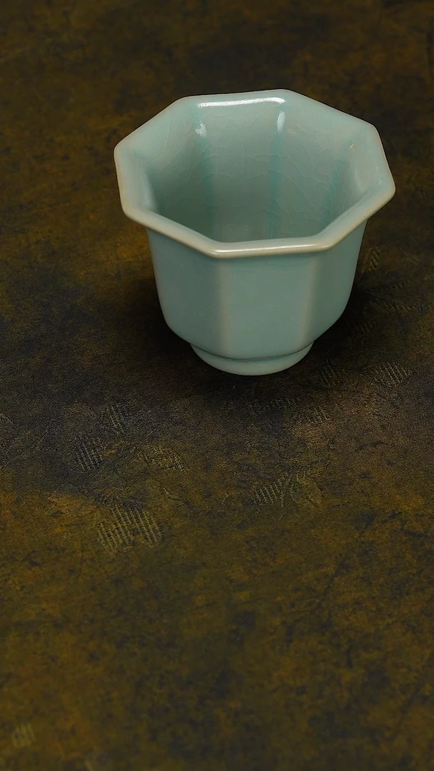 杯子仿古釉八方杯-微微瑕