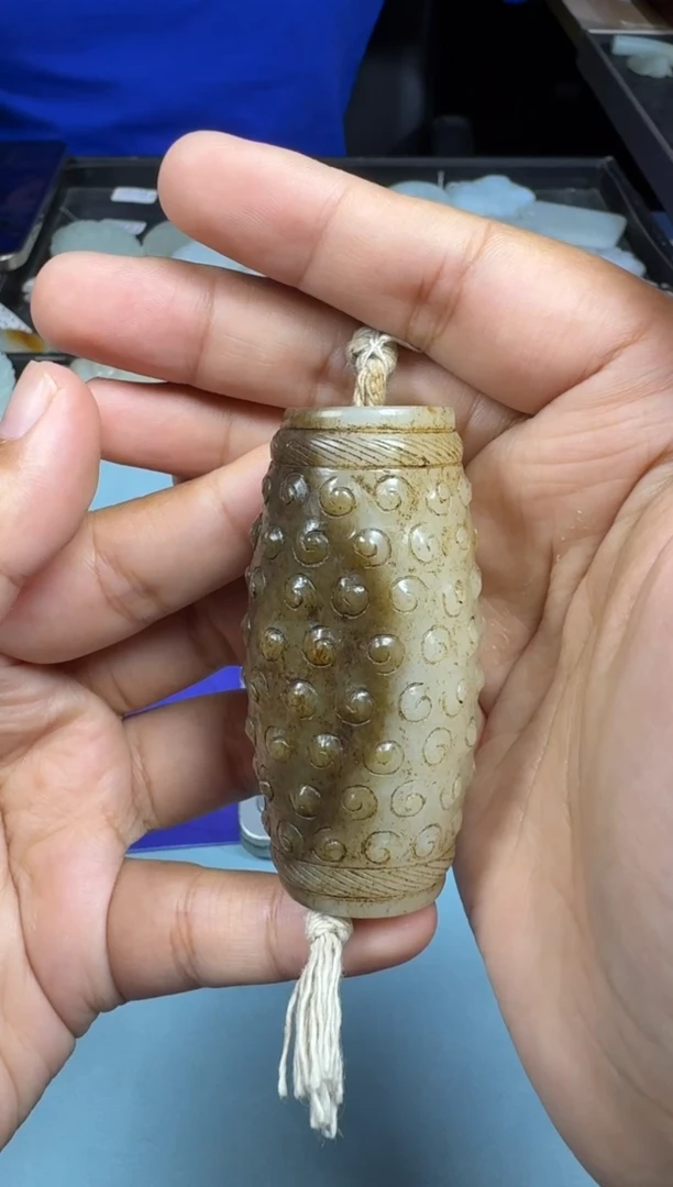 和田玉未镶嵌颈饰1