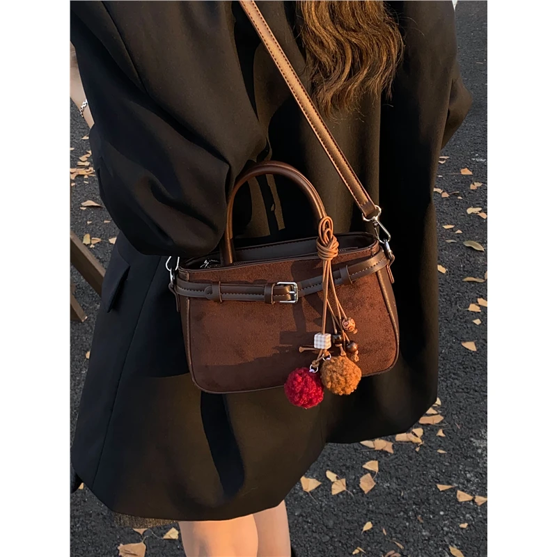 小众设计韩国气质ins新款2025女式麂皮秋冬美拉德手提包斜挎包