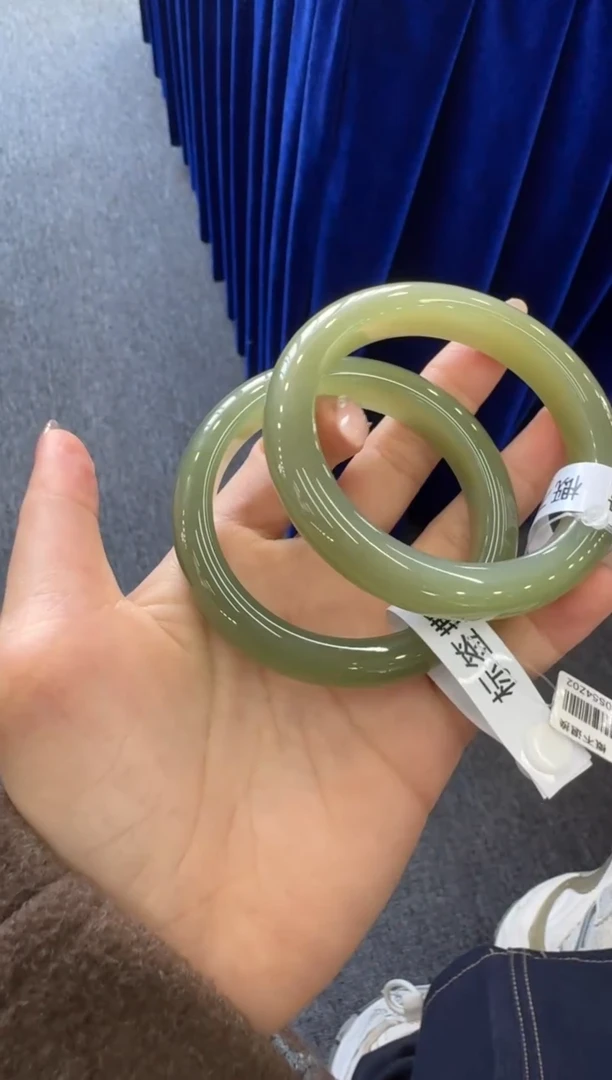 未镶嵌手镯和田玉54.5圈口55.8圈口 多样性发一