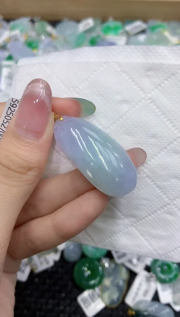 翡翠18K金镶嵌颈饰111111111111