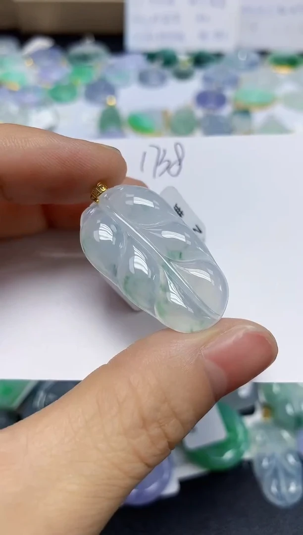 翡翠18K金镶嵌颈饰天然缅甸翡翠A货