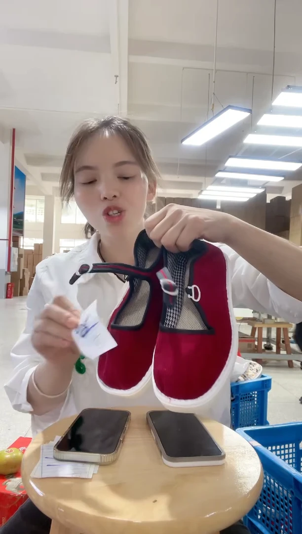 何航清仓款酒红方口35码40#