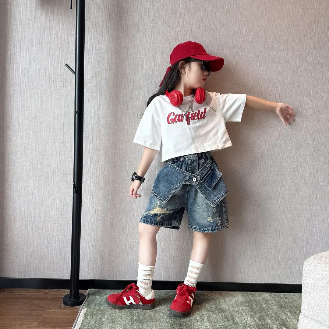 25款女童夏季时髦潮酷短款宽松短袖T恤女孩个性设计感牛仔中裤潮