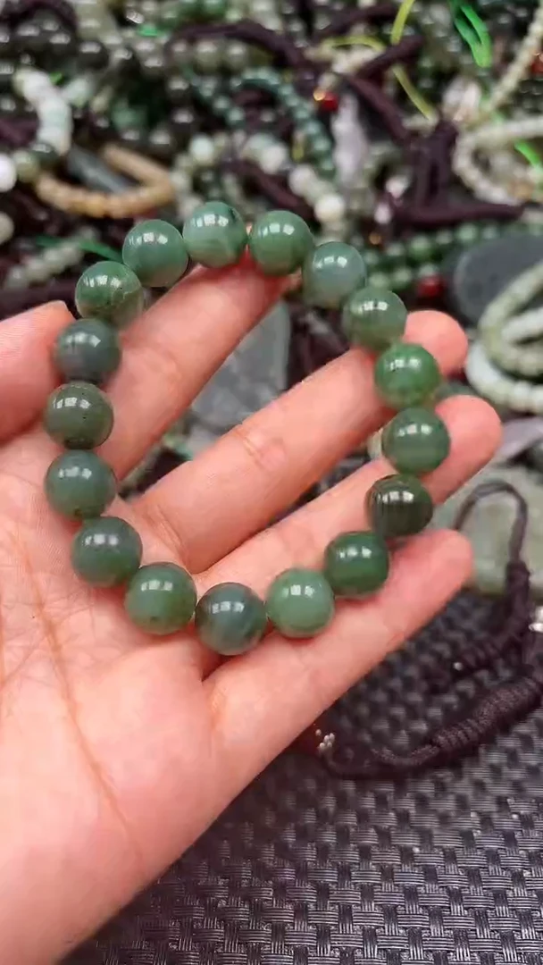 和田玉未镶嵌颈饰1