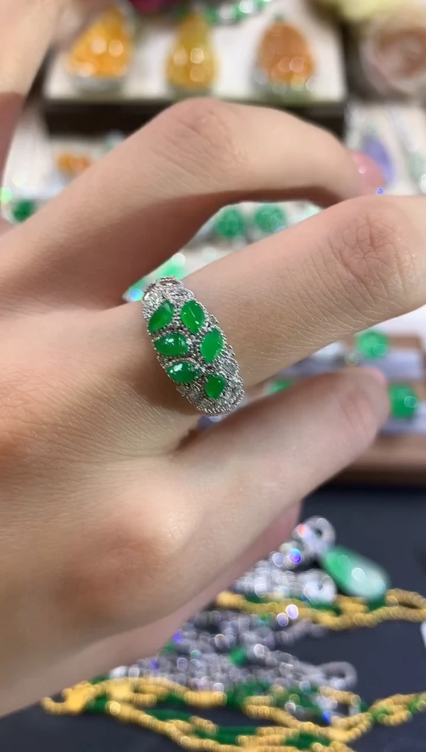 18K金镶嵌戒指翡翠 q63多样性一件发货定制款