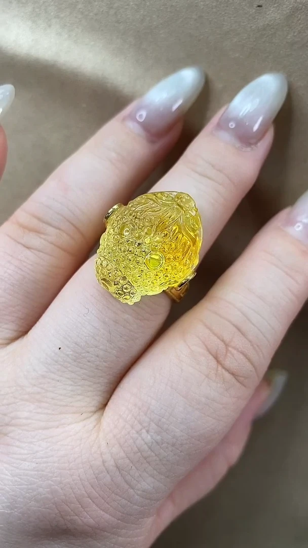 琥珀颈饰未镶嵌戒指