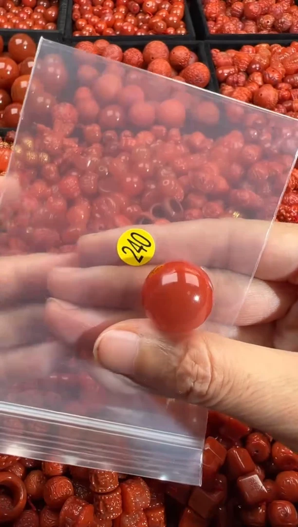 南红玛瑙未镶嵌颈饰1