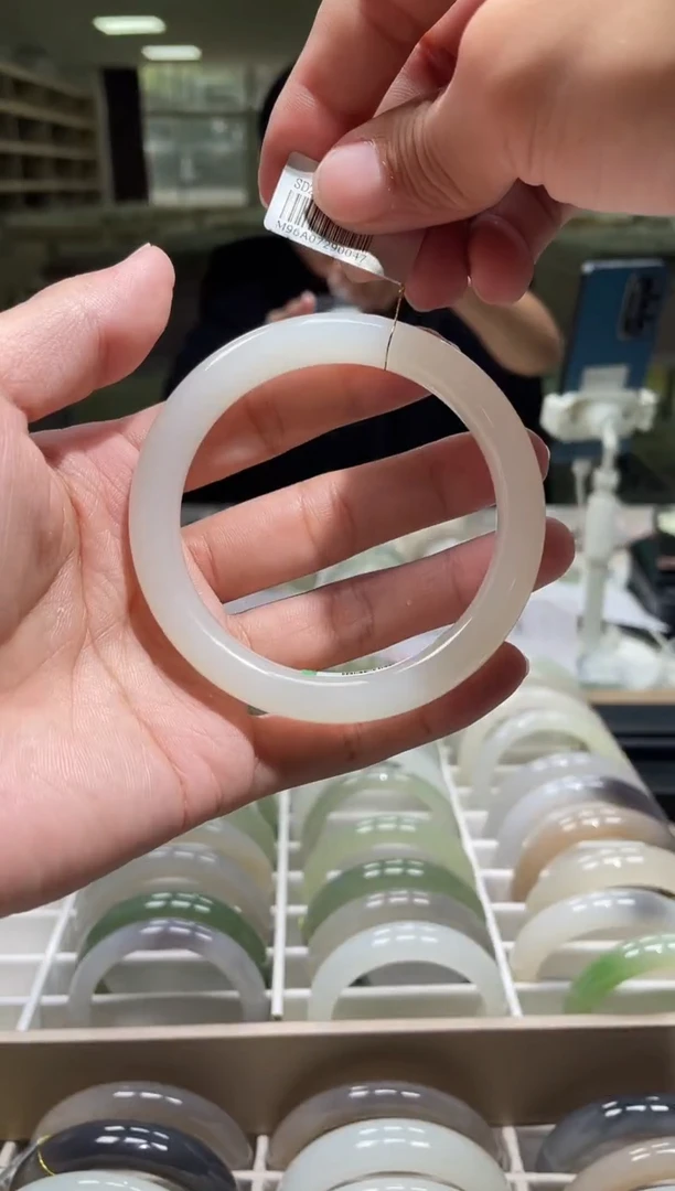 未镶嵌手镯和田玉60-61圈口 0047