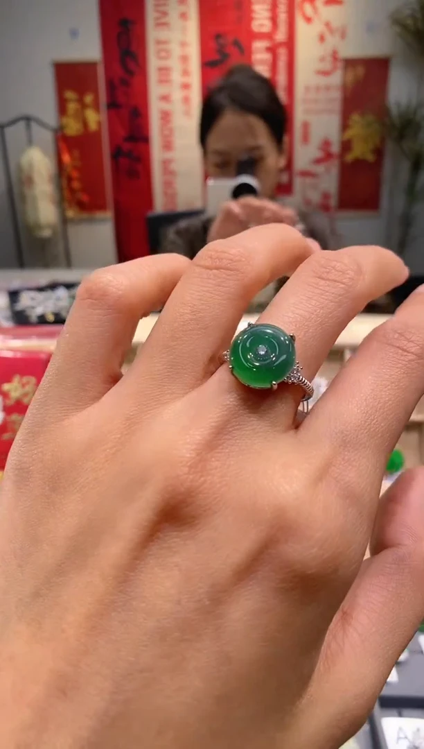 【闪购商品】翡翠吊坠(不含链)银S925镶嵌平安扣戒指