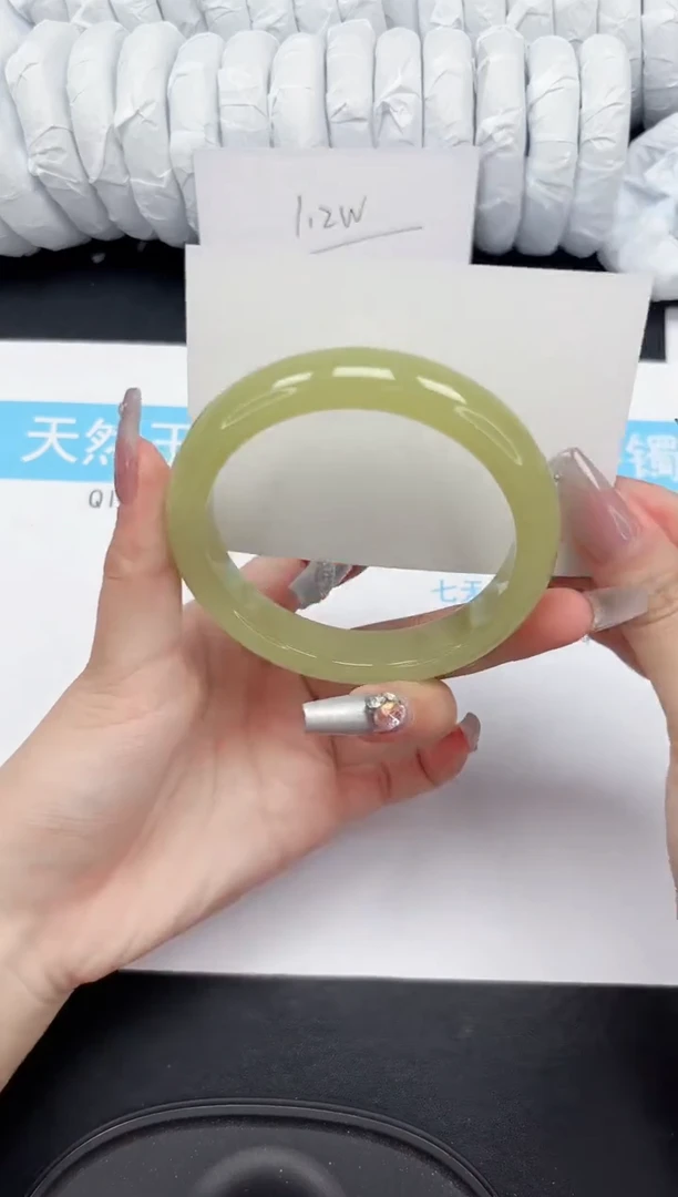 【闪购商品】石英质玉手镯未镶嵌123-63.2