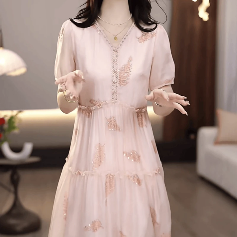 2025夏季新款时尚优雅甜美气质独特洋气显瘦减龄休闲小个子连衣裙