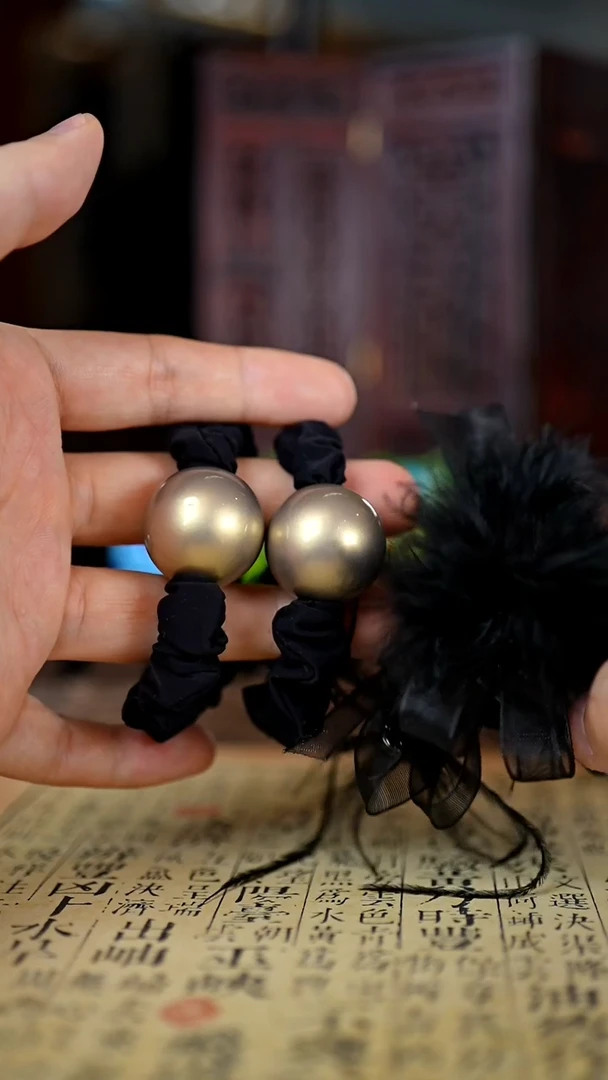 刺绣黔东南苗族刺绣转运珠两个和抓夹