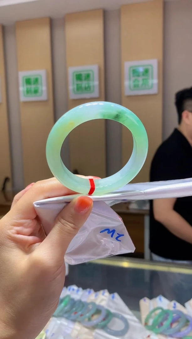 翡翠手镯未镶嵌-Q277 圈口53.9