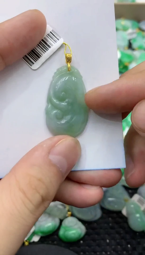 颈饰18K金镶嵌翡翠天然缅甸翡翠A货