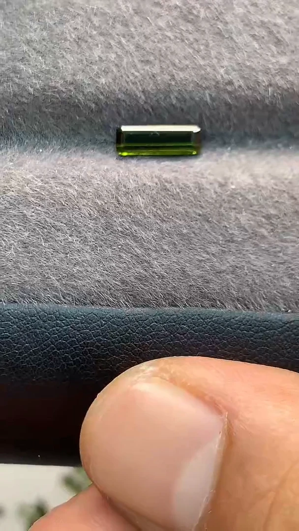 裸石未镶嵌碧玺0.76克拉