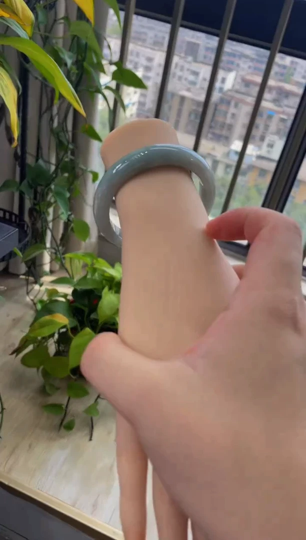 翡翠手镯未镶嵌58圈口010