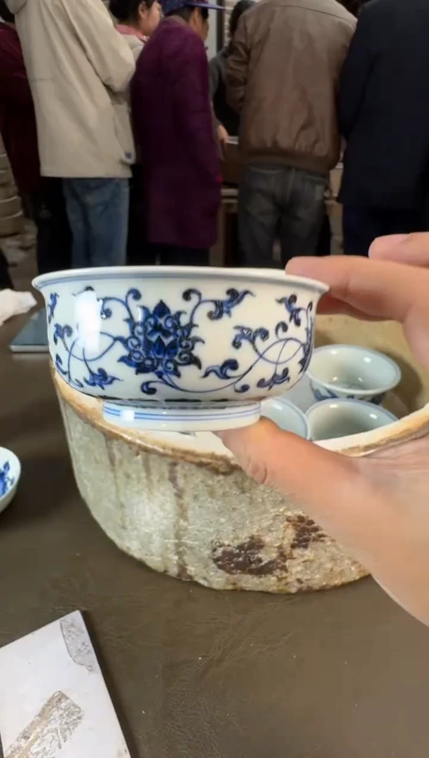 杯子陶瓷三方器合缠枝莲矮炉式杯