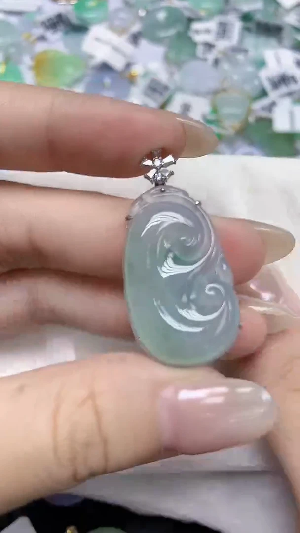 翡翠18K金镶嵌颈饰天然缅甸翡翠A货