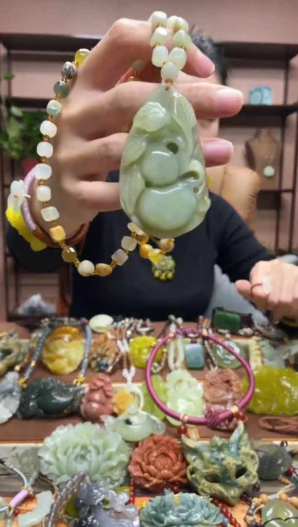 未镶嵌岫玉吊坠·