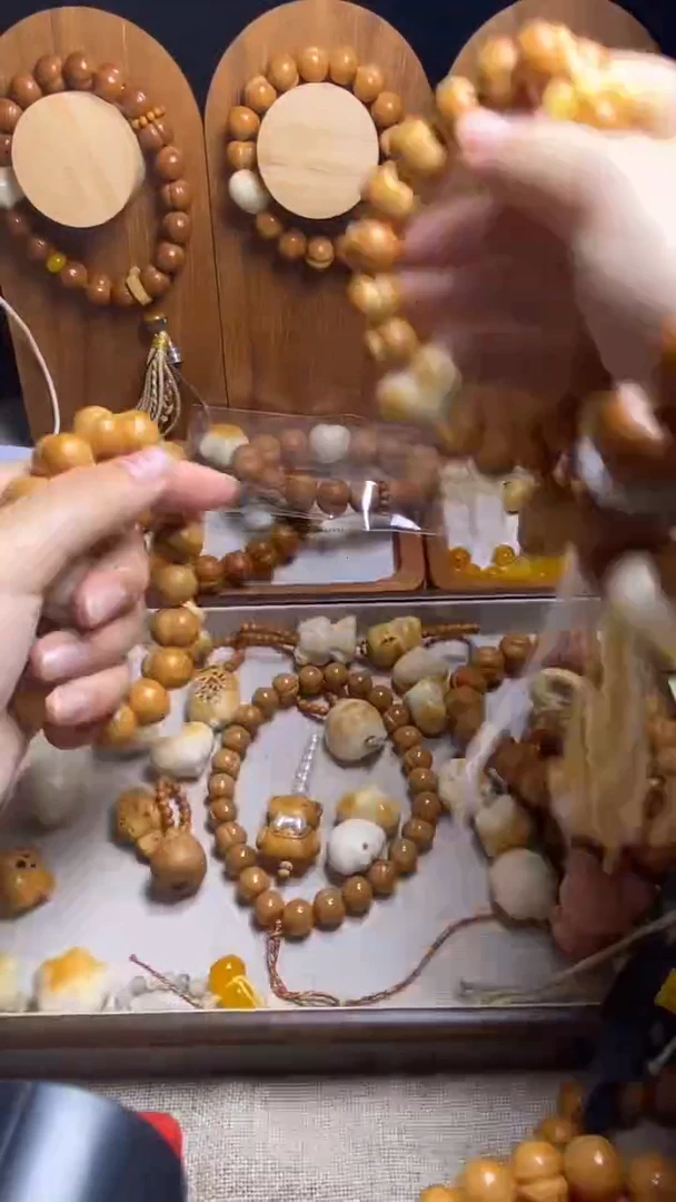 手串猴头核桃她*全品原皮泡芙猫爪黄跑环屁桃熊吊坠彩粉流苏