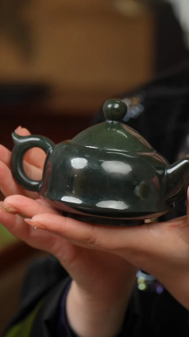 未镶嵌和田玉摆件茶壶