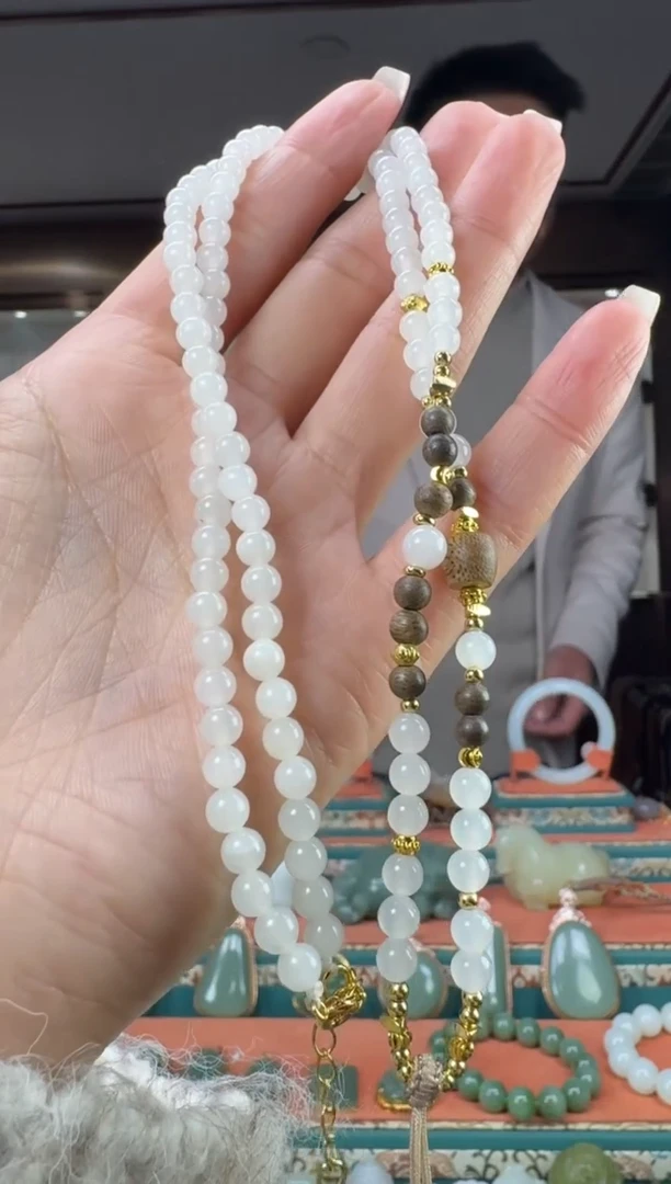 颈饰未镶嵌和田玉佩佩