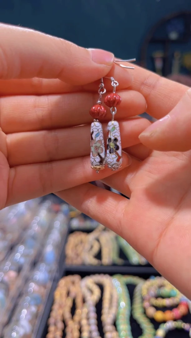 【闪购商品】非遗景泰蓝水滴耳环白色