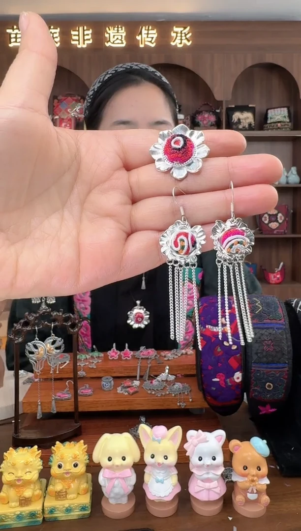 【闪购商品】织绣扶光苗绣传承109