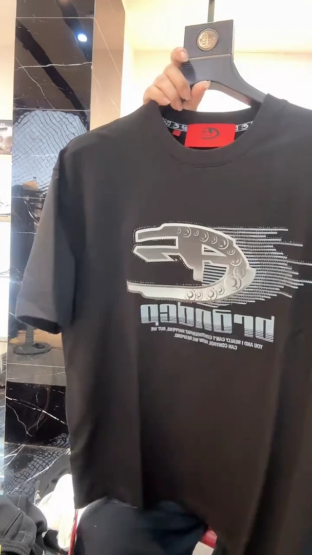 万**意C+  黑色  50