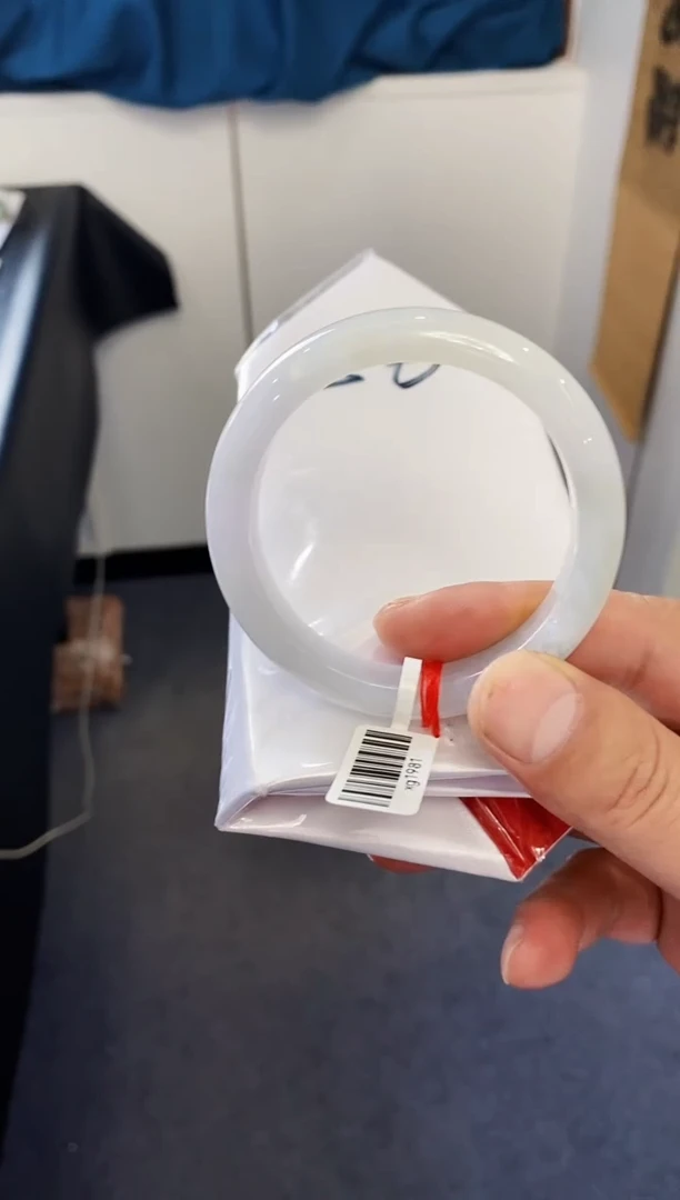 未镶嵌手镯翡翠56圈