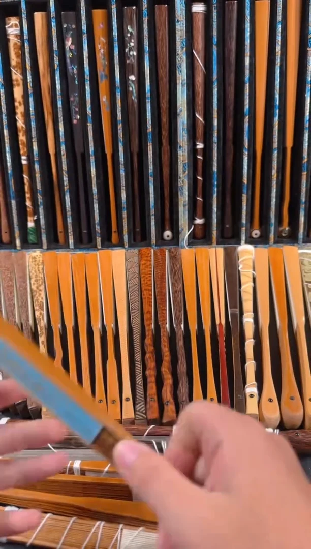 扇子小*怪鱼籽洒金扇面