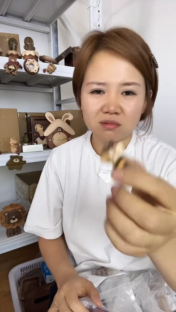 戴墨镜得小蜜蜂