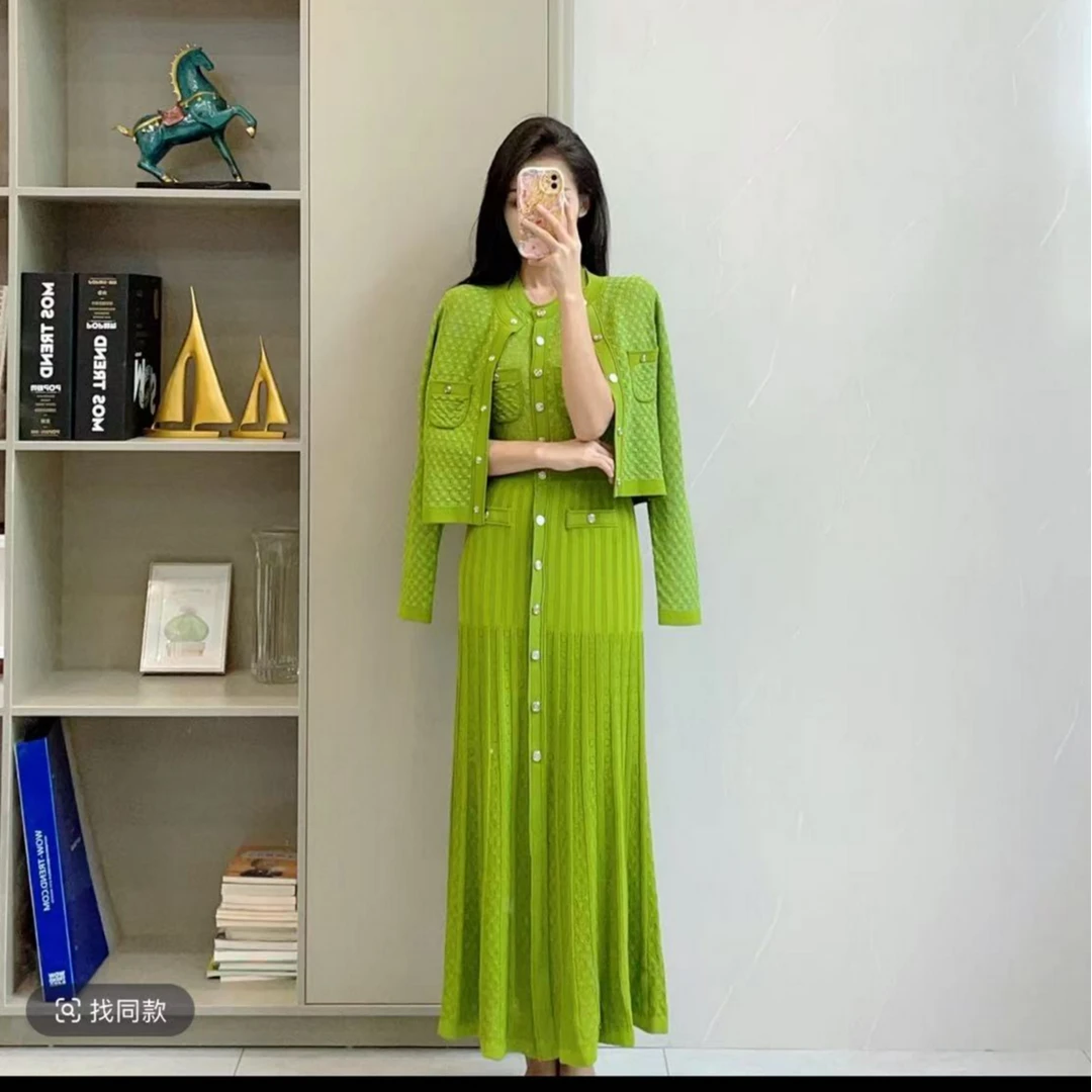 【236-227】女神款春夏款名媛圆领金扣针织长裙气质外套套装