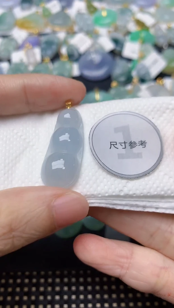 翡翠18K金镶嵌颈饰天然缅甸A货翡翠