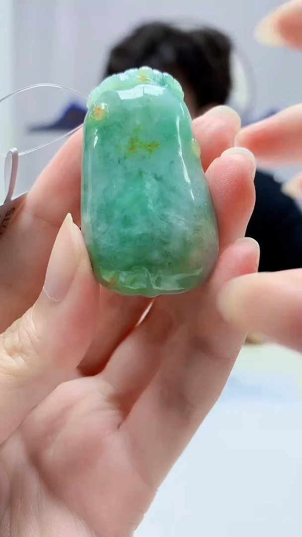 定制翡翠未镶嵌4688zm-毛货挂件119瓜