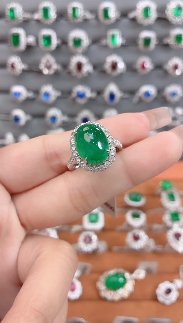 戒指铂Pt950镶嵌祖母绿-8克拉