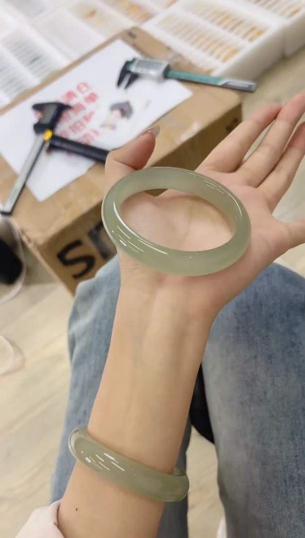 未镶嵌手镯石英质玉81-60D