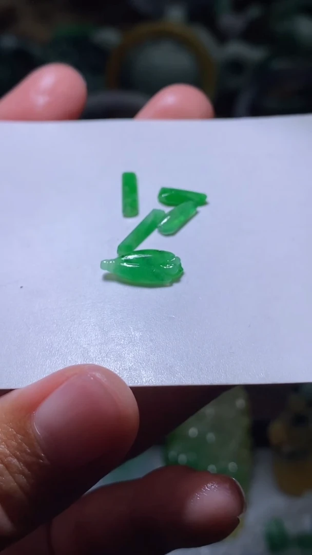 未镶嵌定制翡翠?***杨毛货挂件