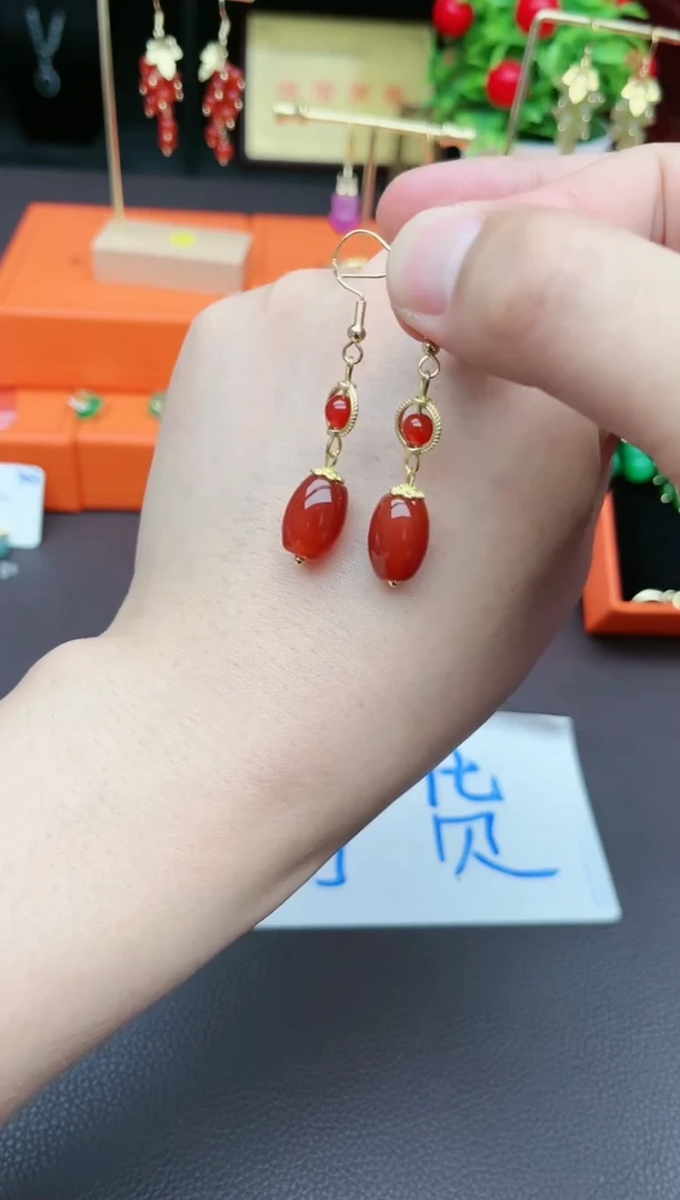 南红玛瑙银S925镶嵌耳饰525000