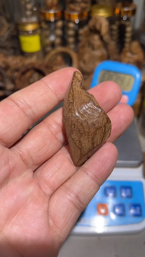 沉香沉香碎屑印尼土沉7.8（克）