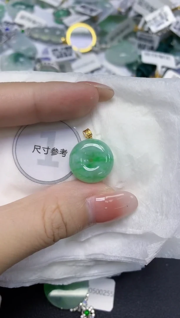 颈饰18K金镶嵌翡翠天然缅甸翡翠A货百元以上9元证书费自理