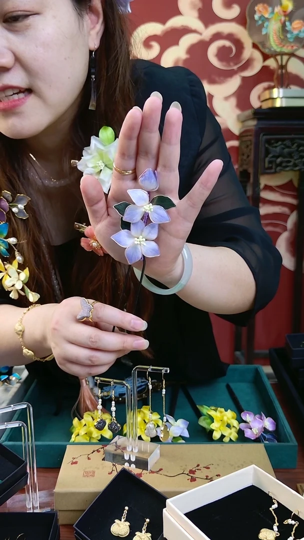刺绣纯手工非遗绒花